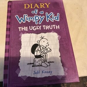 Book - Diary of a Wimpy Kid The Ugly Truth.  K46